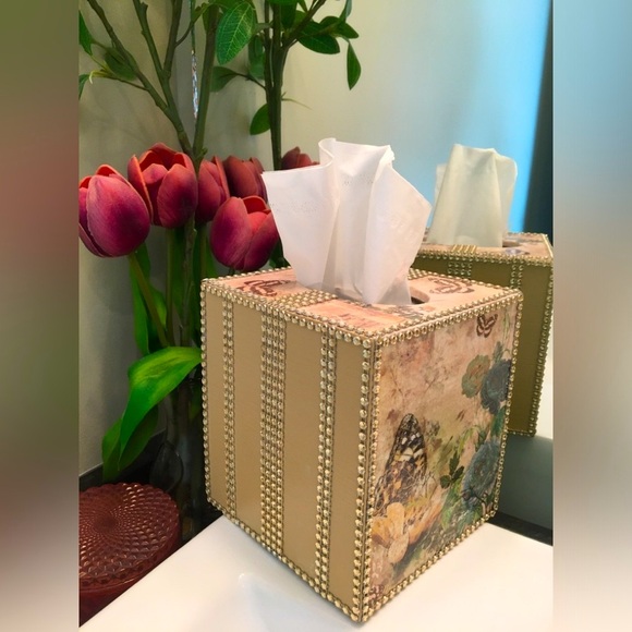 HANDMADE GARDEN BLING THEMED TISSUE BOX - Picture 5 of 10